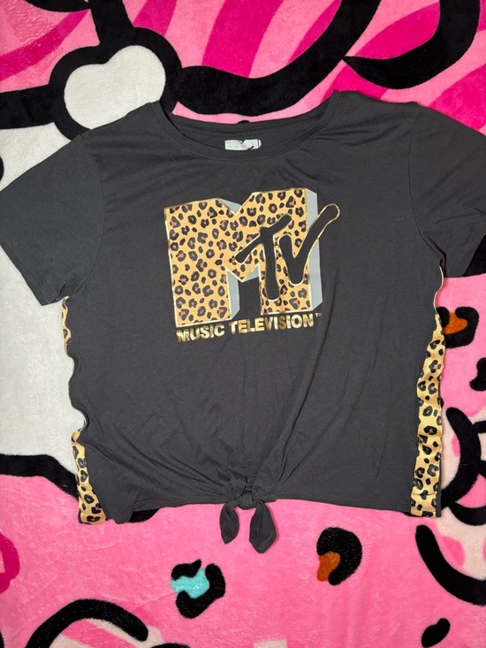 MTV Tops - MTV Retro Leopard Print Tee